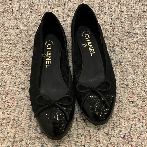 Classic Black Chanel Ballet Flat - Picture 7 of 11
